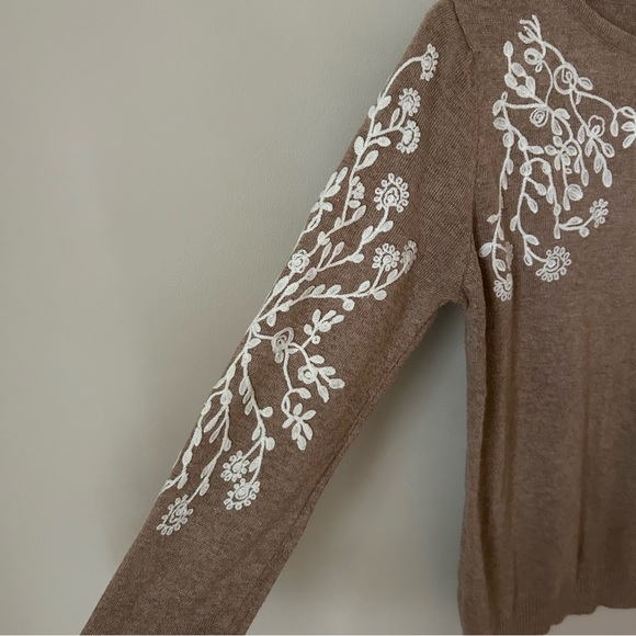 Rain + Rose Angora Blend Tan White Floral Embroidered Sweater Crewneck Size XS - Picture 3 of 5